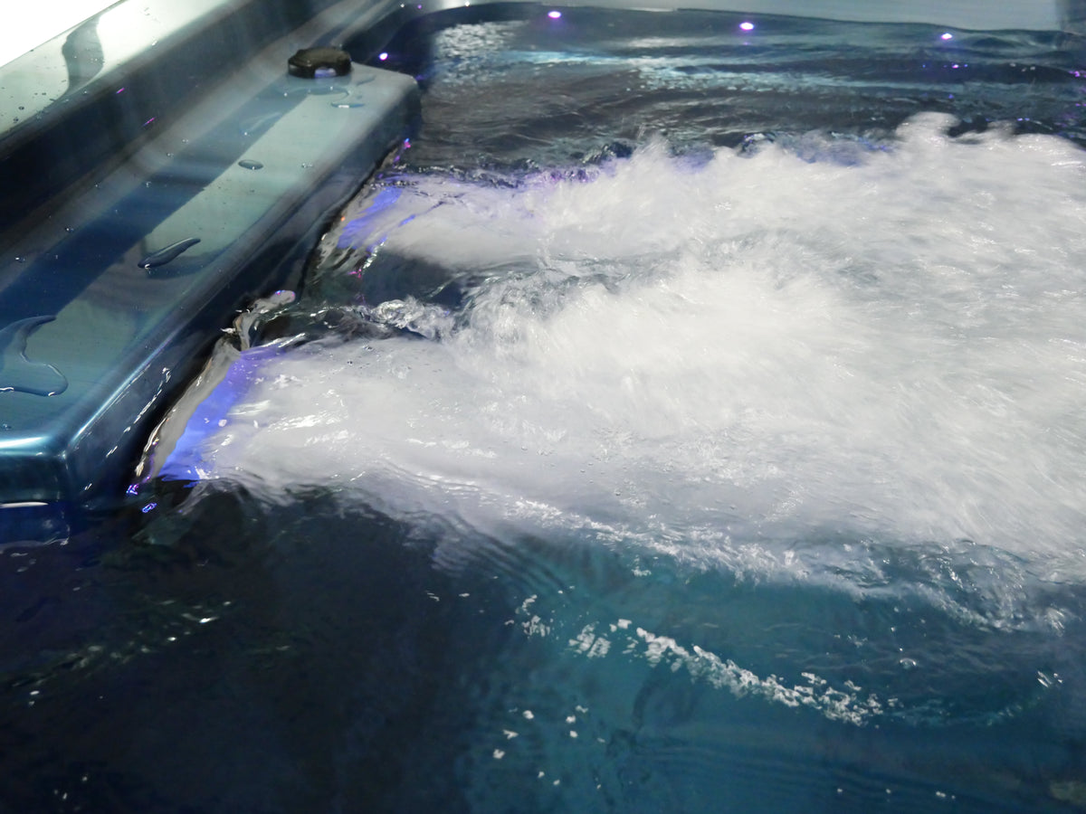 Selbstreinigender Swimspa JON