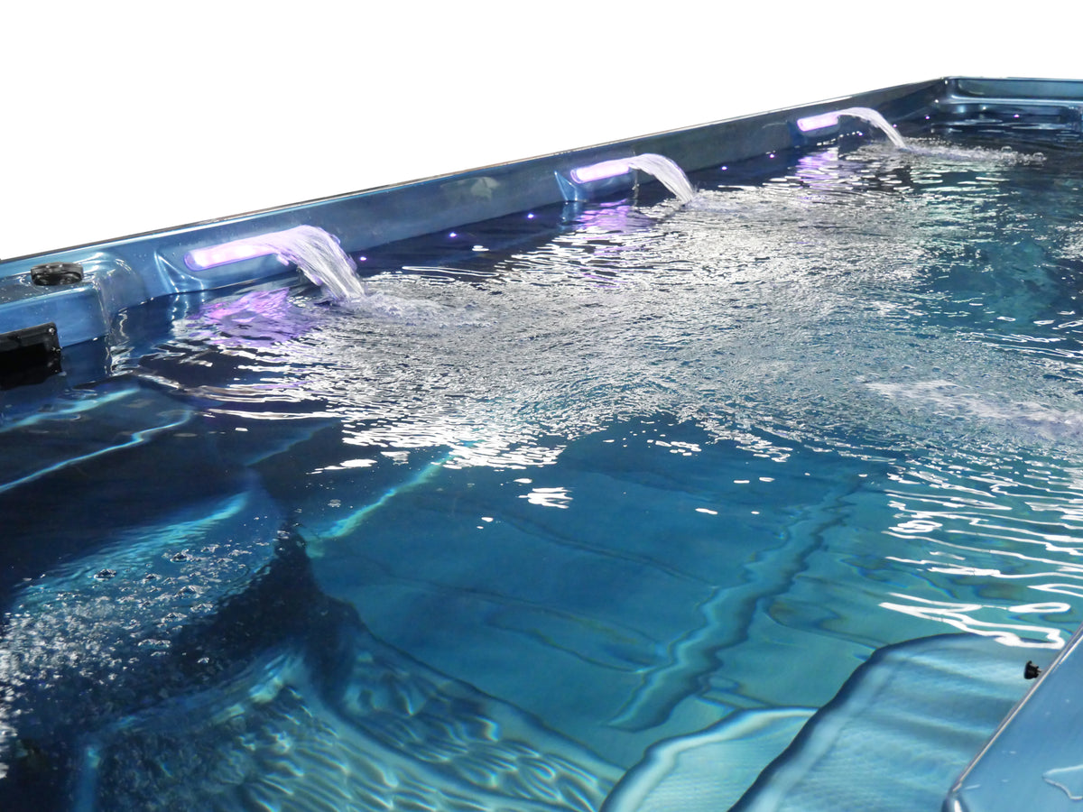 Selbstreinigender Swimspa JON